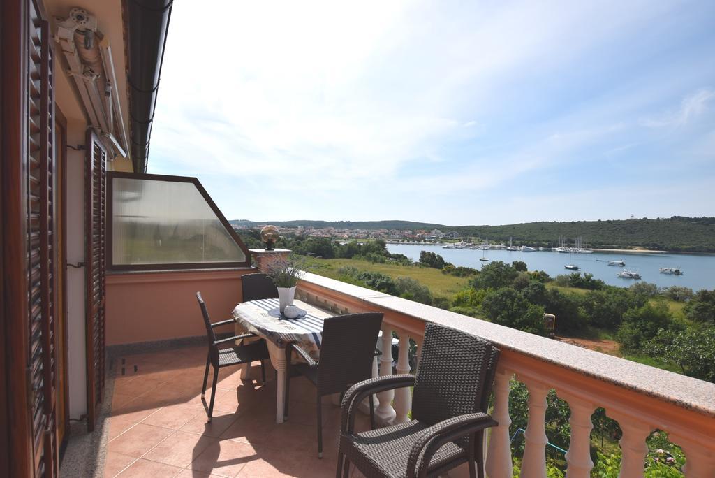 Apartments Petra Банджоле Экстерьер фото